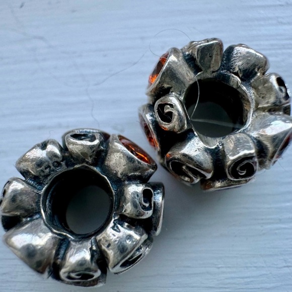 Bundle of two Pandora Charms - Picture 5 of 7